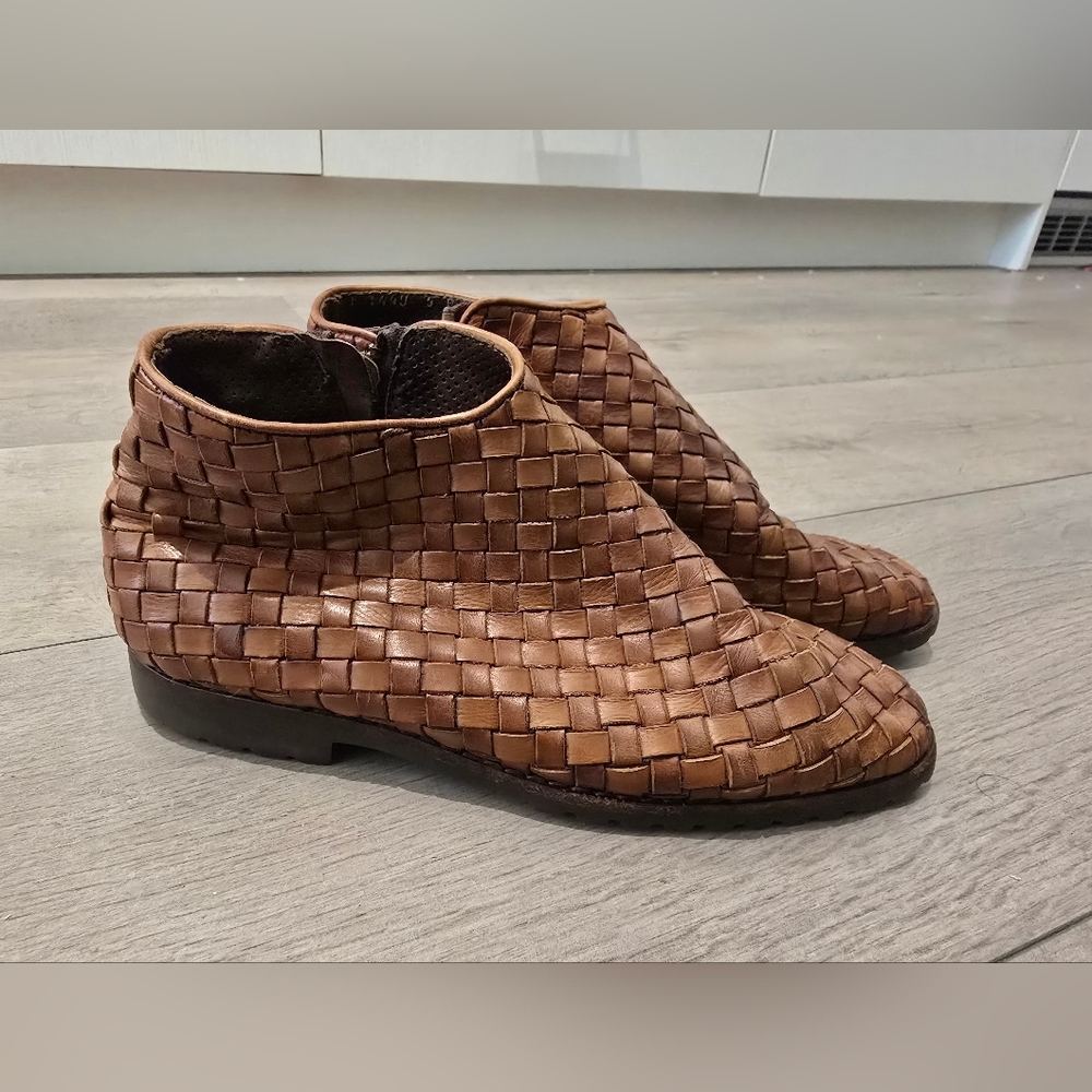 Cole Haan Woven Ankle Boots (US 5)